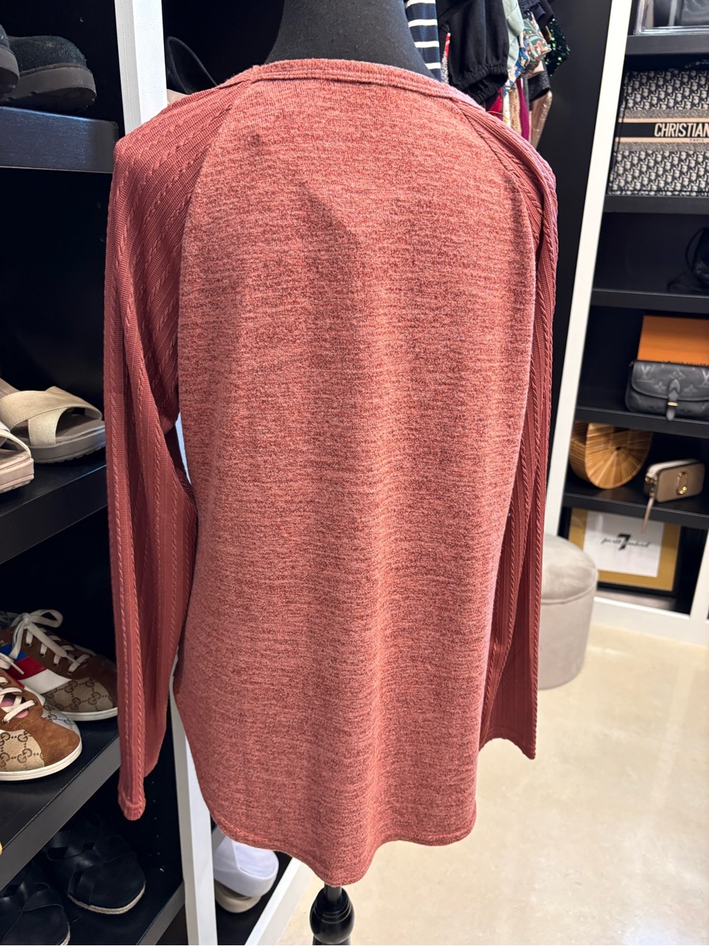 🆕🎉NWT Women's Scoop Neck Rib-Sleeve Sweater - Dusty Rose - Picture 4 of 10
